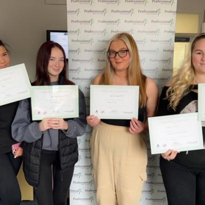 Manicure, builder and gel - Nail training